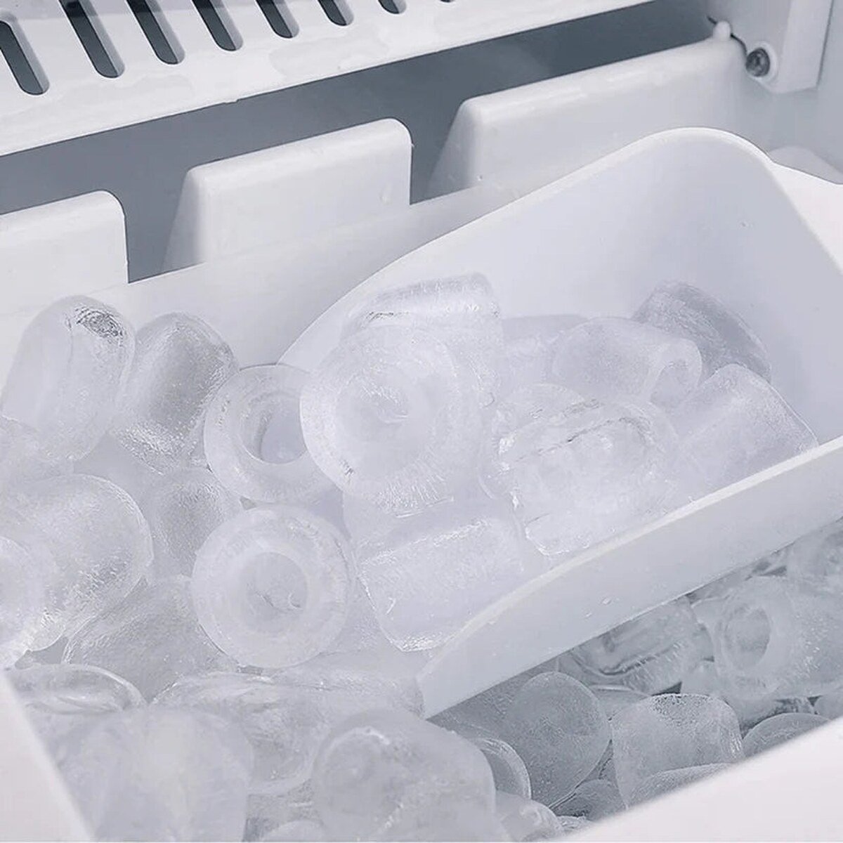 Ledene kockice iz Ice Makera izbliza